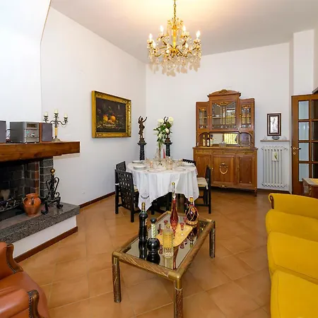 Orsini: Tre Da Letto, 2 Bagni Apartment