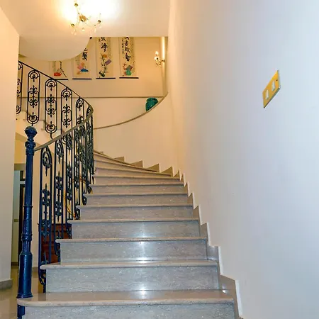 Orsini: Tre Da Letto, 2 Bagni Apartment *